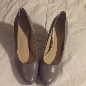 Nine West pumps taupe 9.5